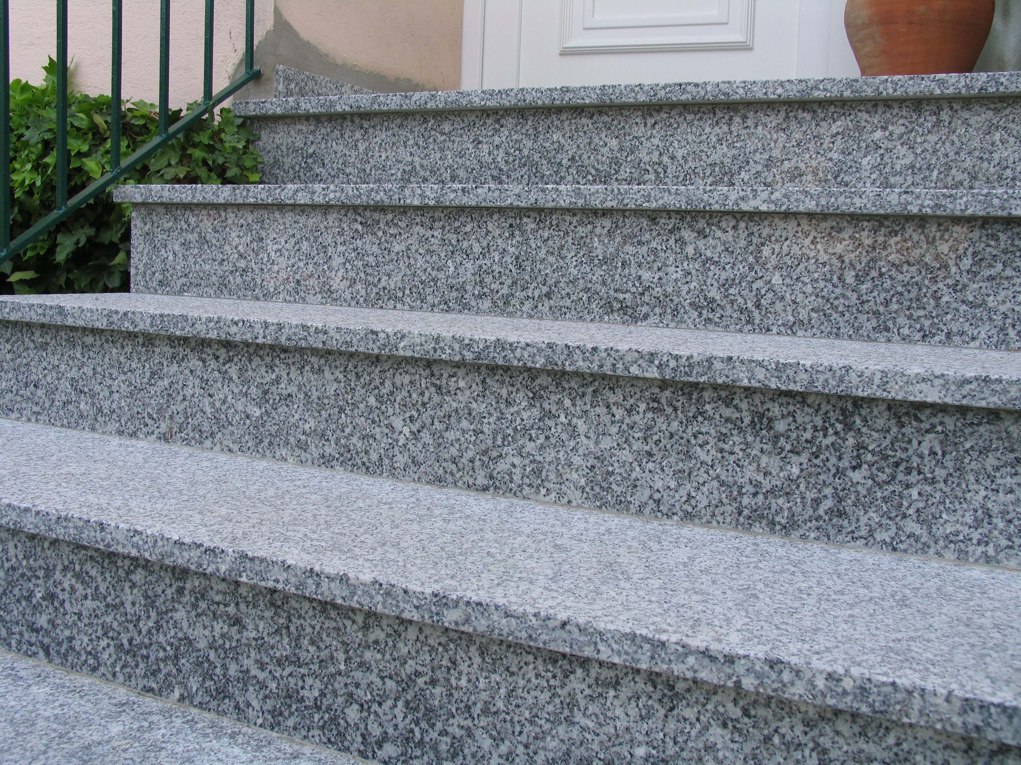 escalier exterieur en granit