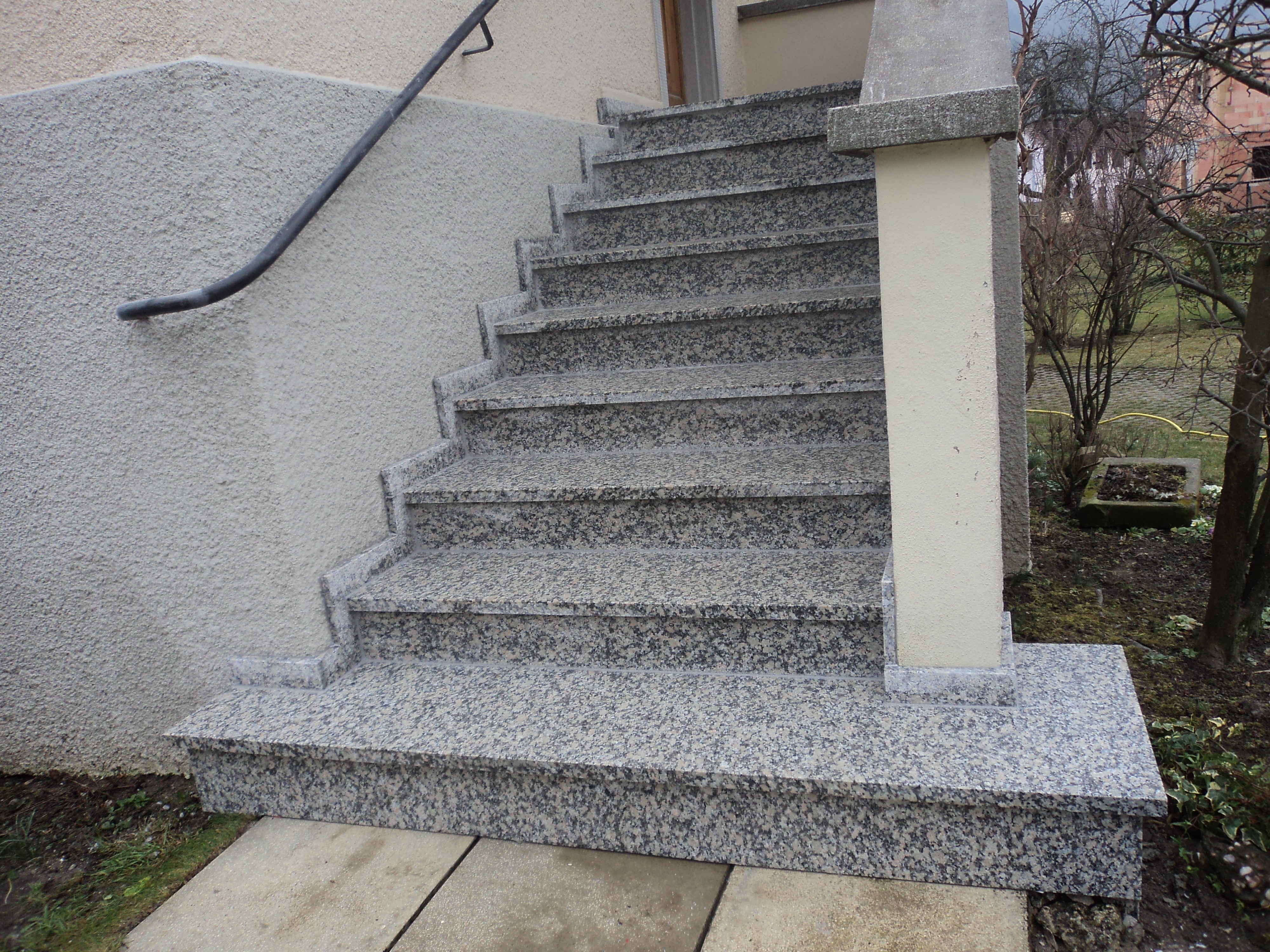 Escalier extérieur granit dans le secteur d'Altkirch