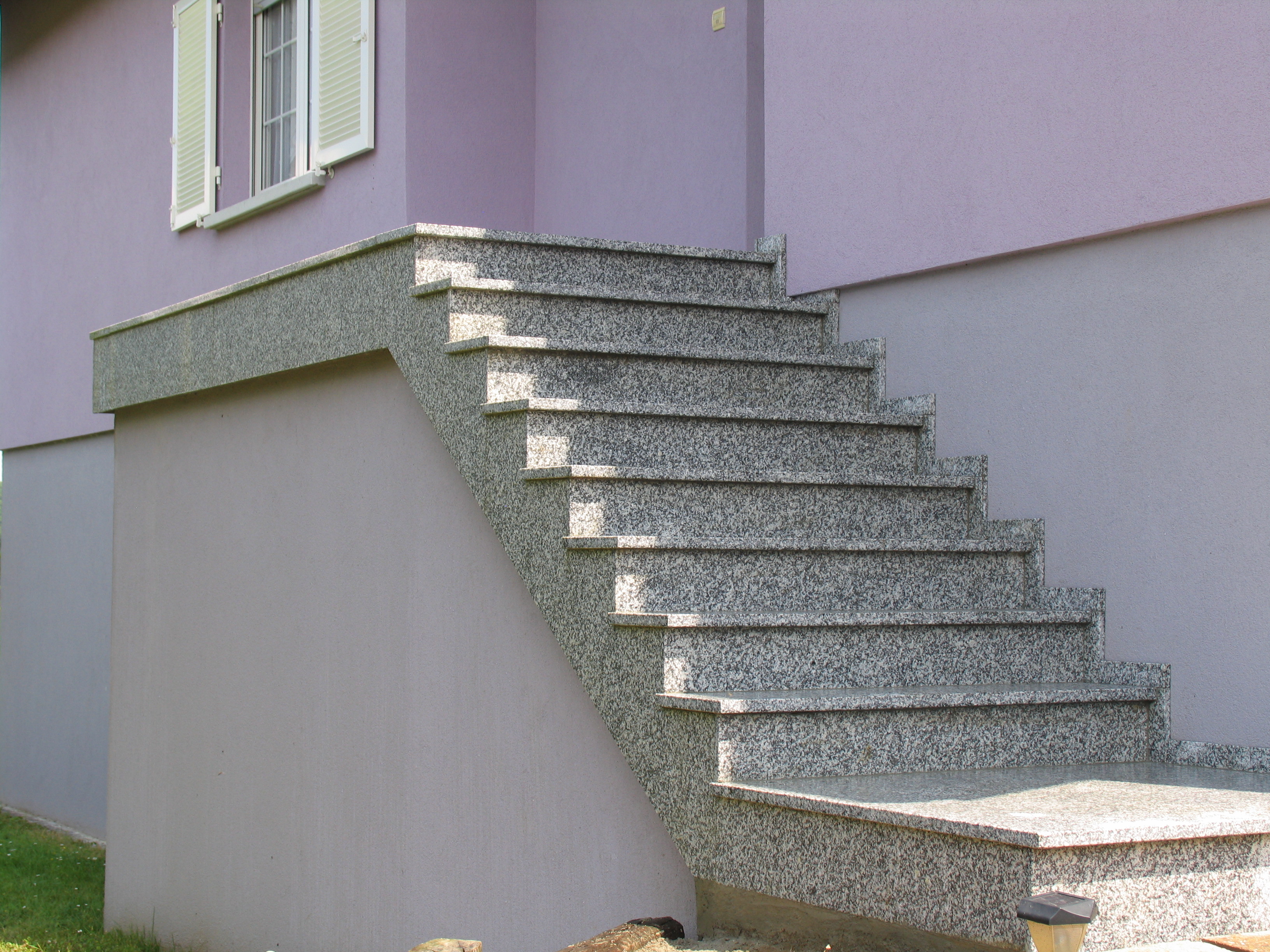 Escalier extérieur granit